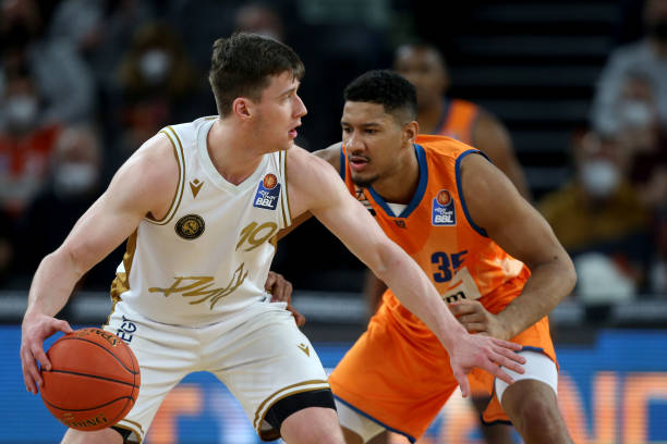 在19岁时 在19岁时