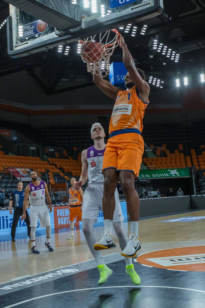 评估约内斯 评估约内斯