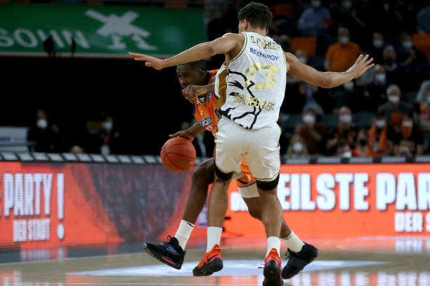 他不仅在关 他不仅在关